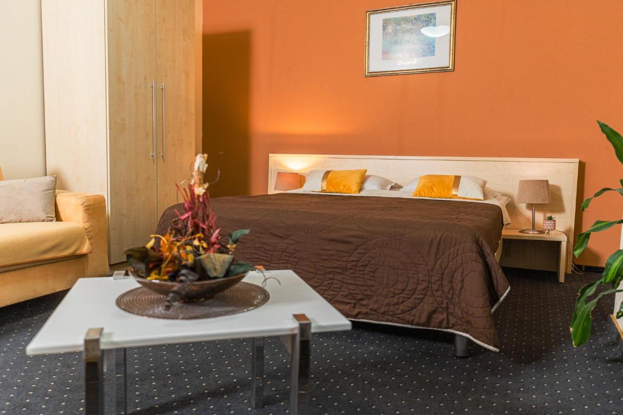 Hotel Pacific